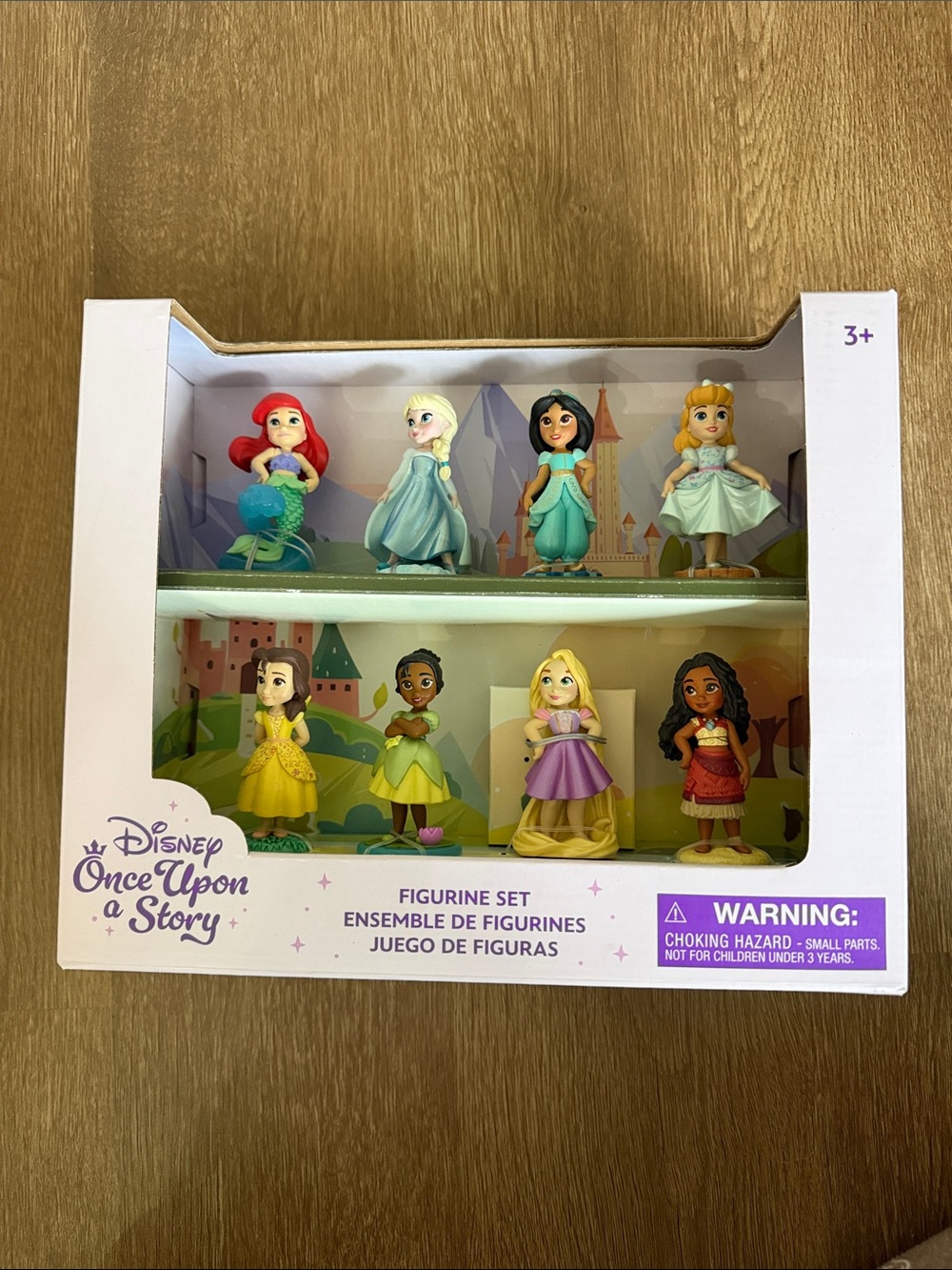 Disney Princess Doll Set. New in box. 8 figurines